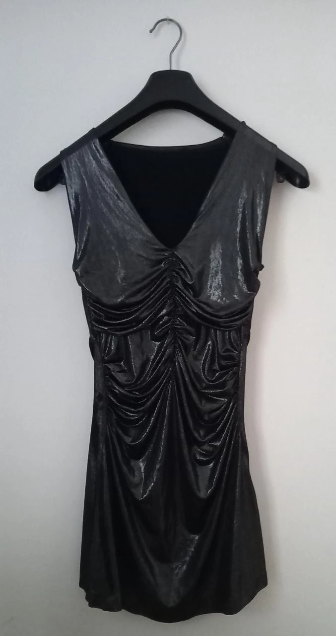 Robe en lamé extensible